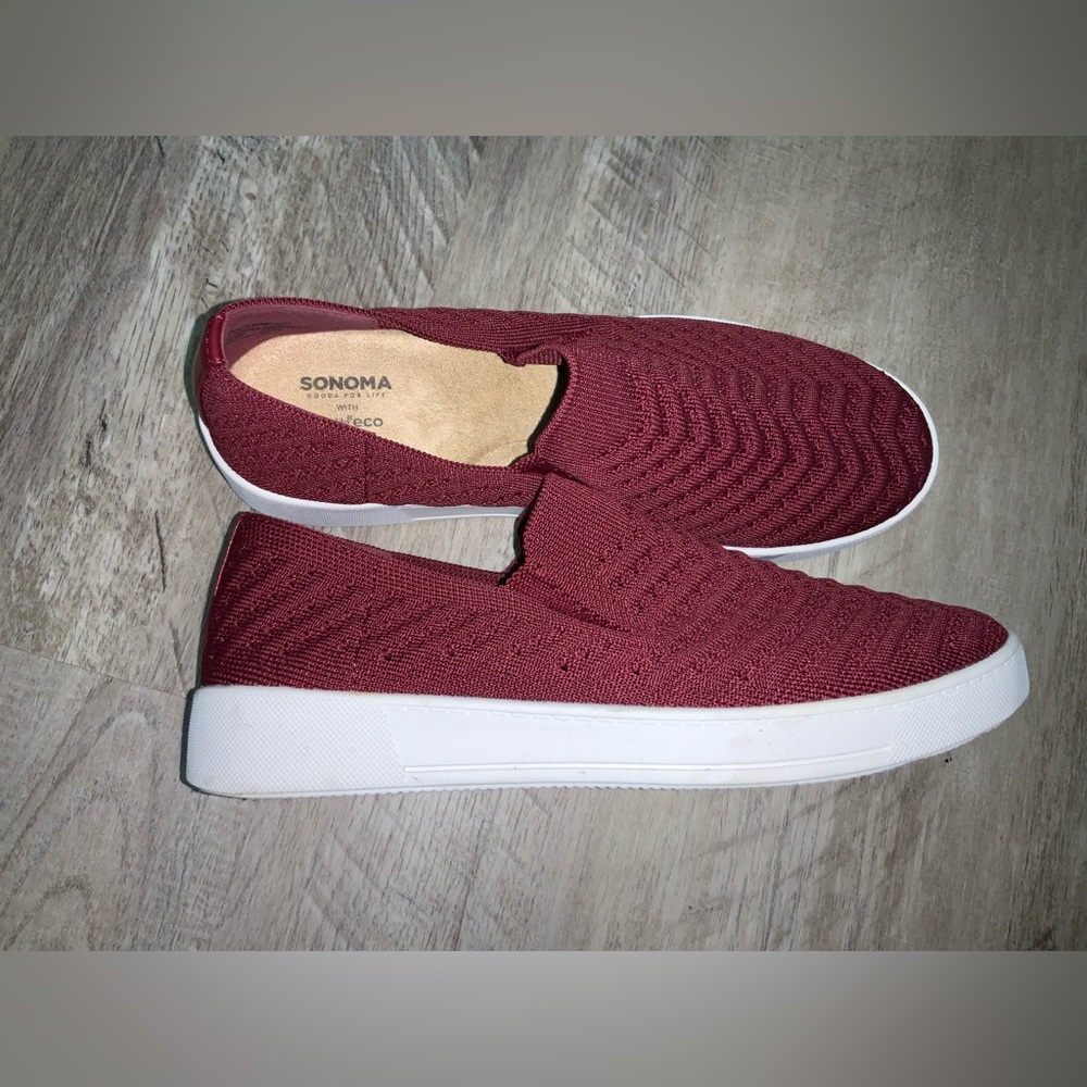 (Bin 32)  Sonoma, burgundy comfort knit lightweight shoes, Size 8.5 - Picture 5 of 7